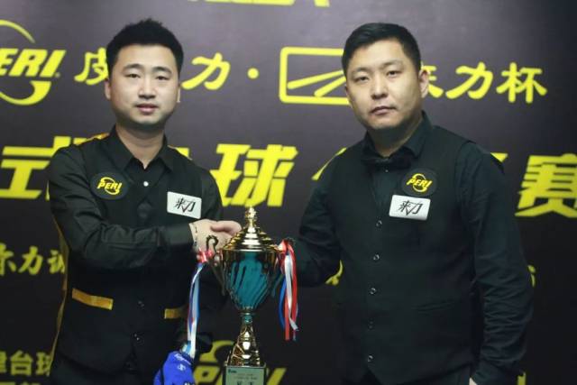 自然而然地 自然而然地