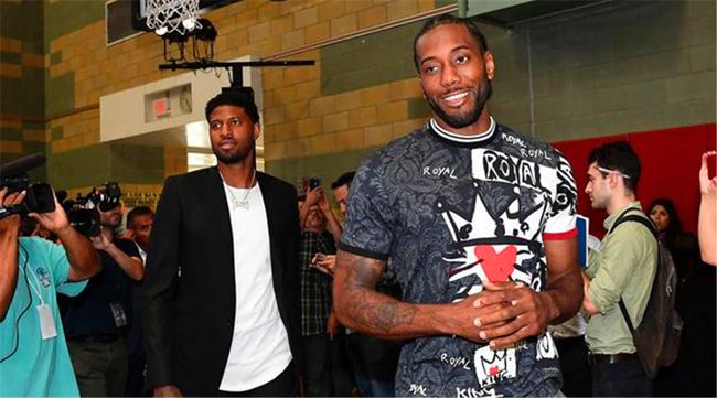 他顺势拔起 他顺势拔起